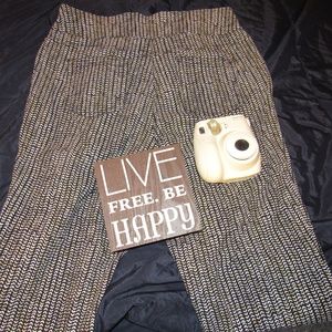 Black and White Patterned Mid-Calf Length Pants